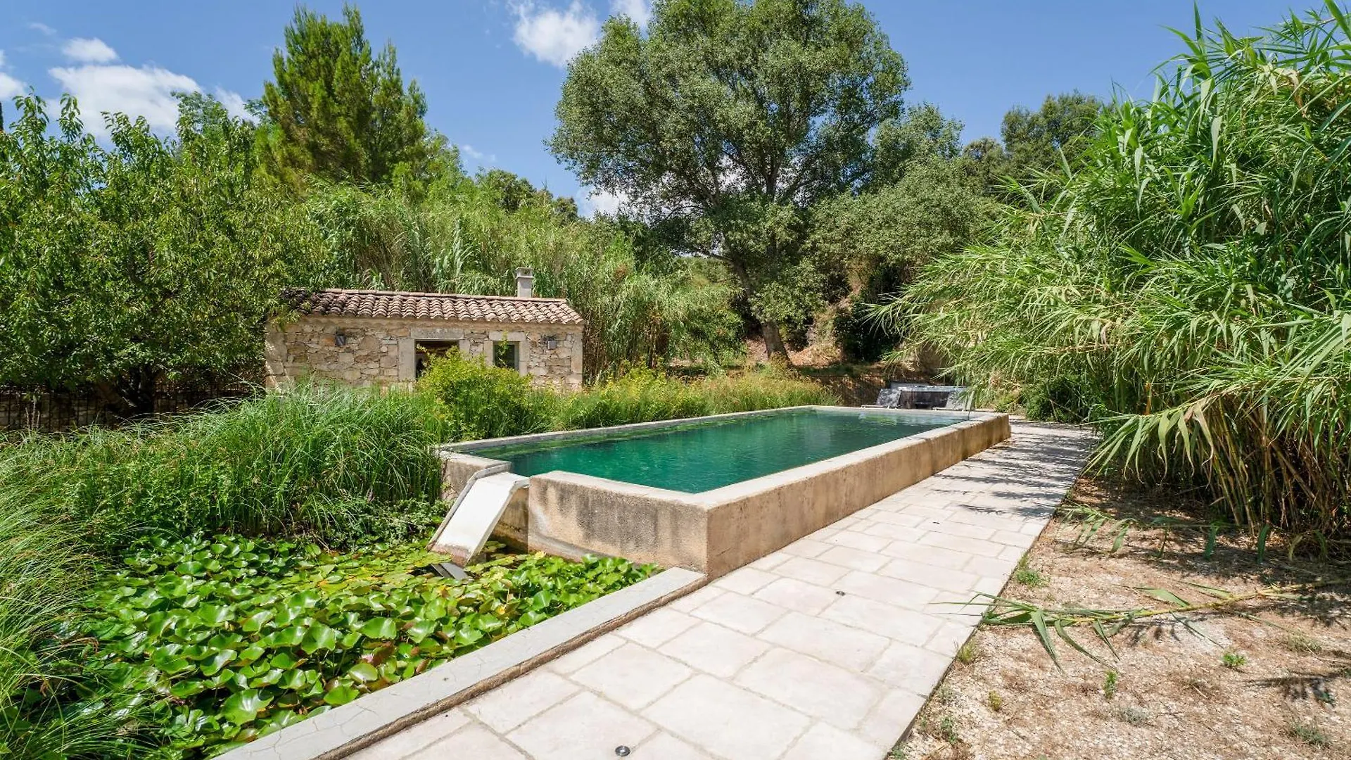 Maison D'Hote - La Colline Solérieux 0*,